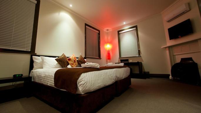 The Burwood Inn Newcastle Room photo
